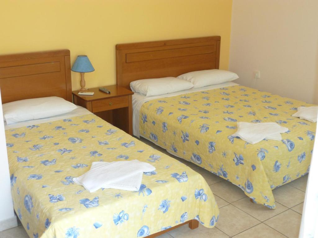 Peter & Tony Rooms Galissas Zimmer foto