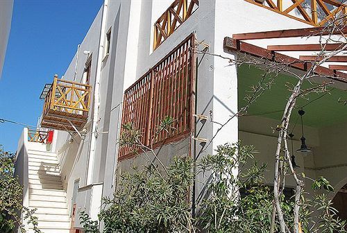 Peter & Tony Rooms Galissas Exterior foto